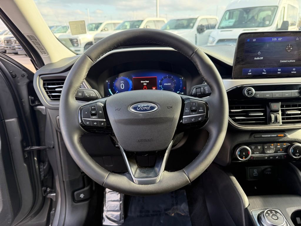 Used 2022 Ford Escape SEL w/ Technology Package image 15