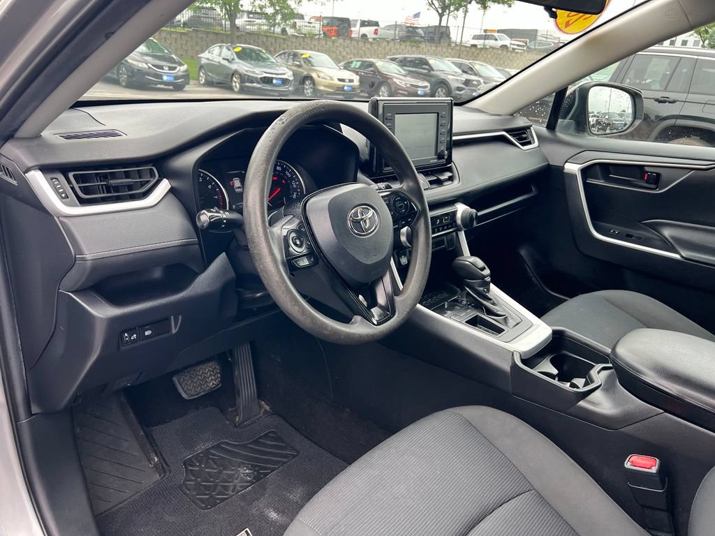 Used 2020 Toyota RAV4 LE FWD image 17