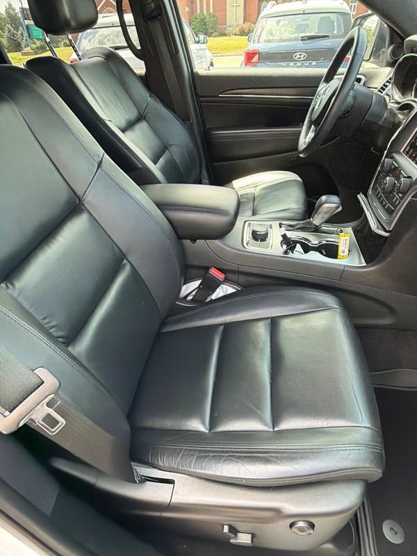Used 2018 Jeep Grand Cherokee Limited AWD/4WD image 10