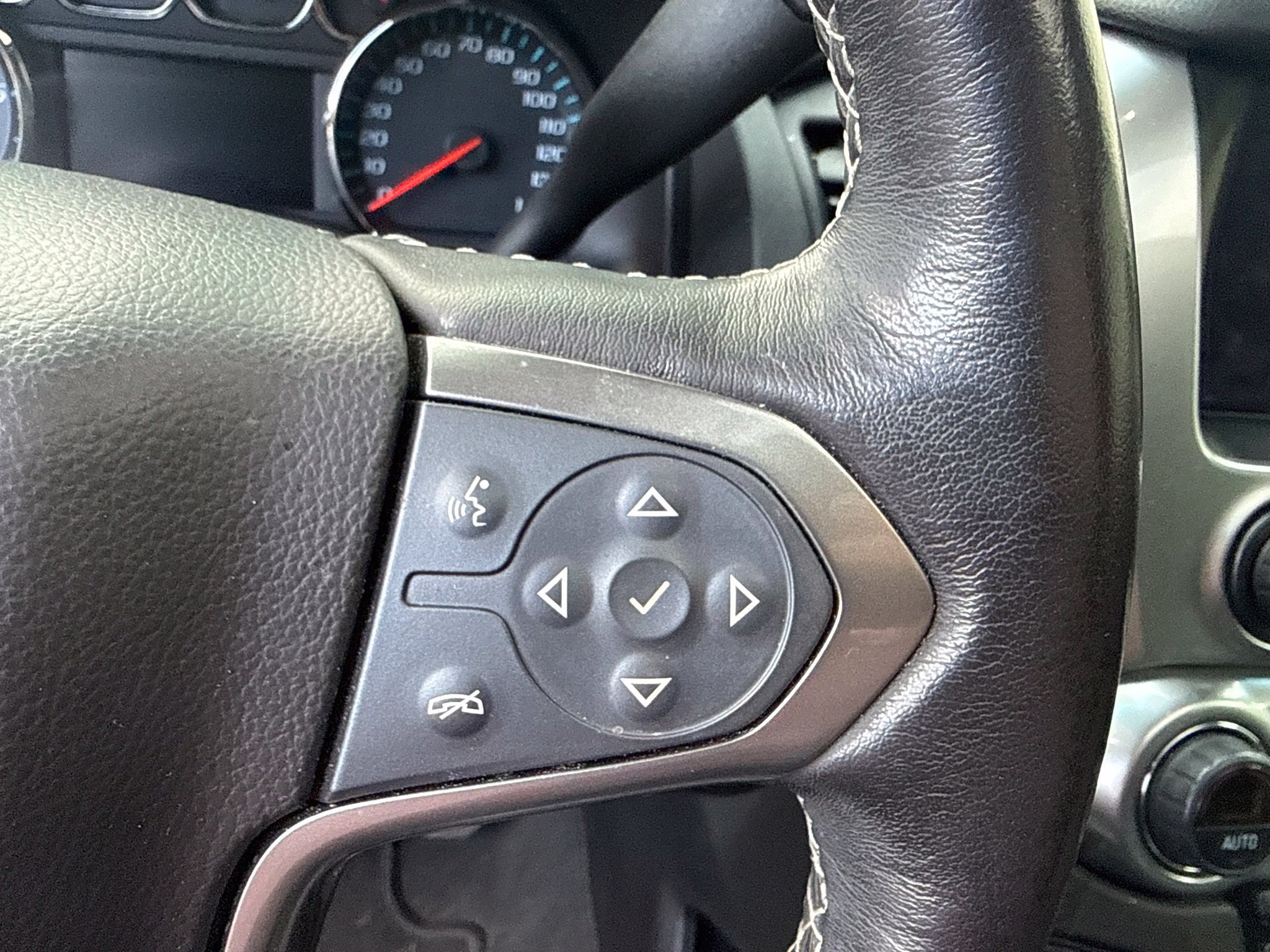 Used 2019 Chevrolet Tahoe LT w/ LT Signature Package AWD/4WD image 19