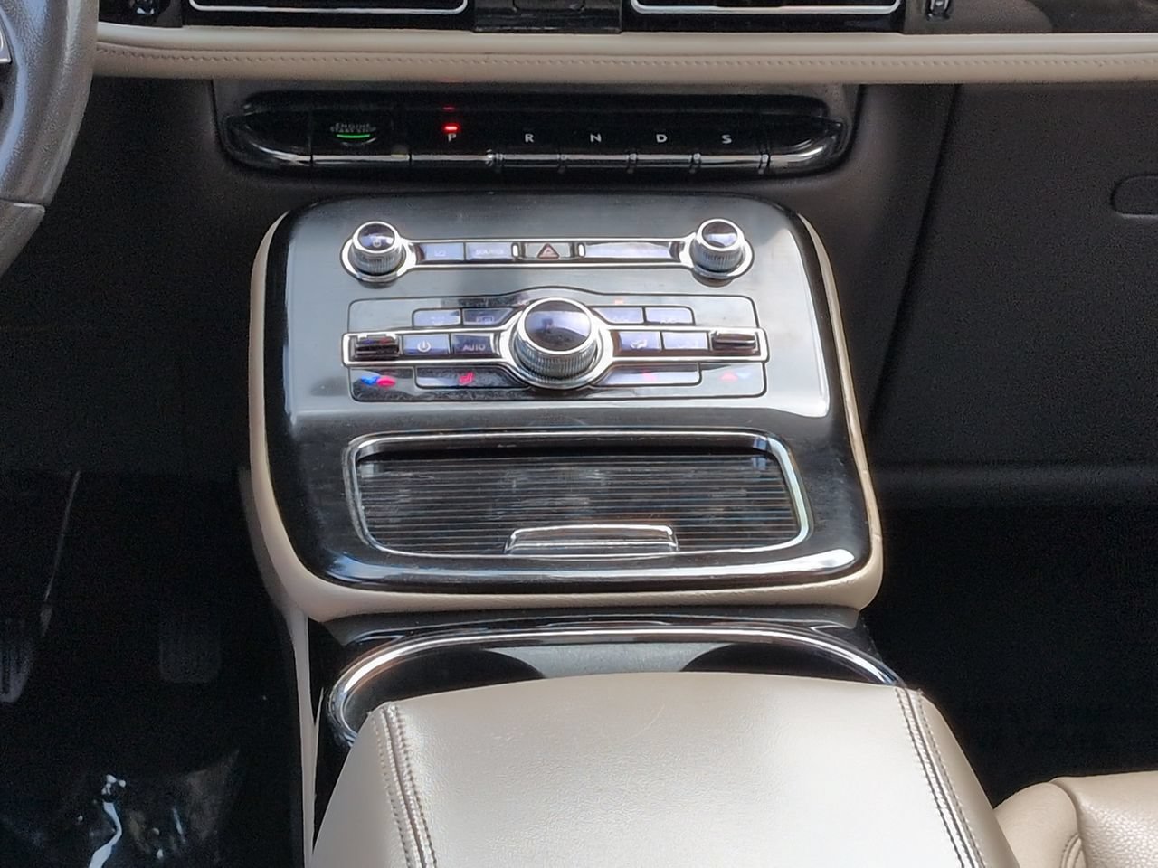 Used 2022 Lincoln Nautilus FWD w/ Premium Package image 19