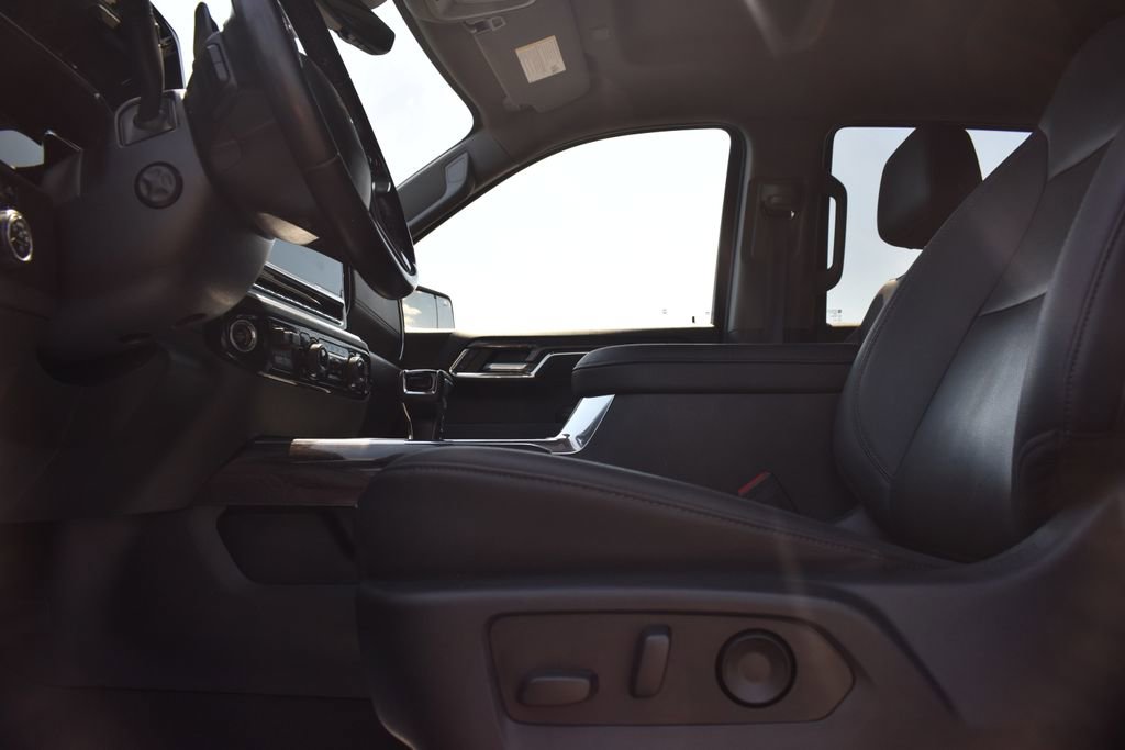 Used 2023 Chevrolet Silverado 1500 LTZ w/ Technology Package image 8