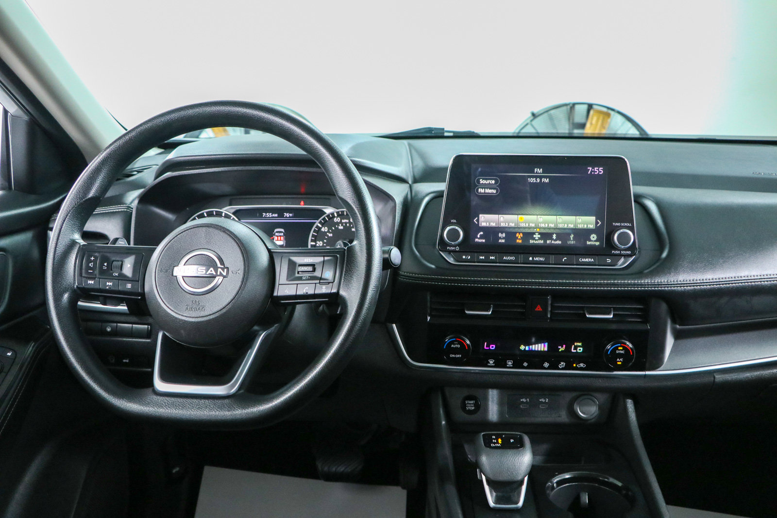 Used 2024 Nissan Rogue SV FWD image 17