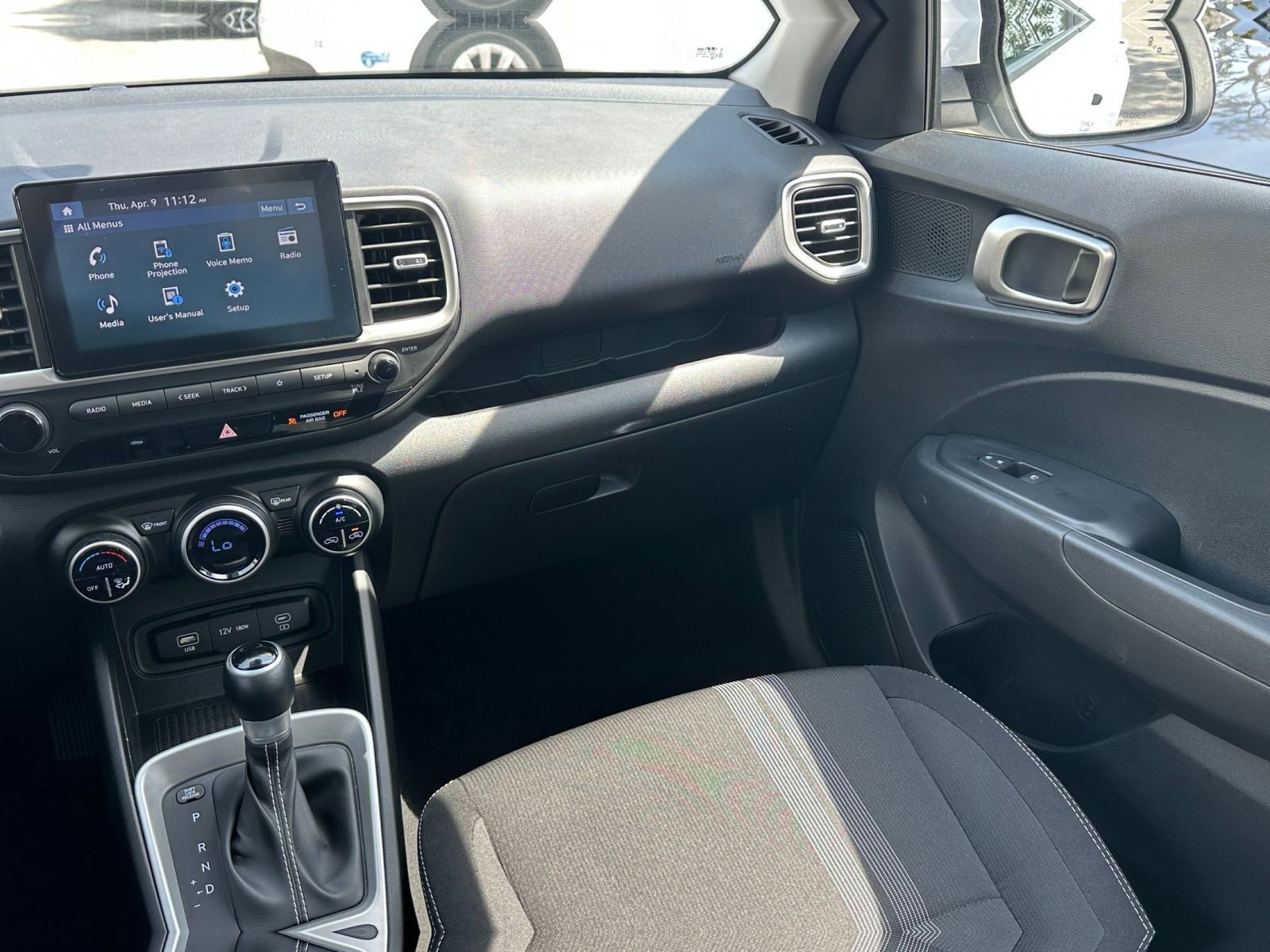 Used 2025 Hyundai Venue SEL image 35