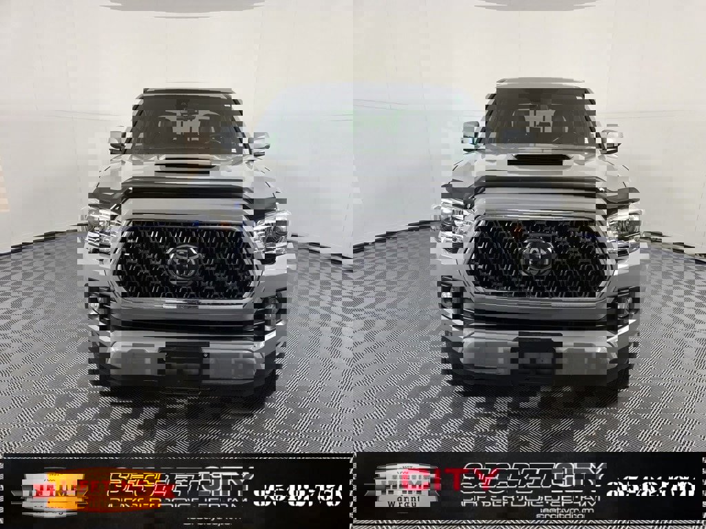 Used 2018 Toyota Tacoma TRD Sport video 2