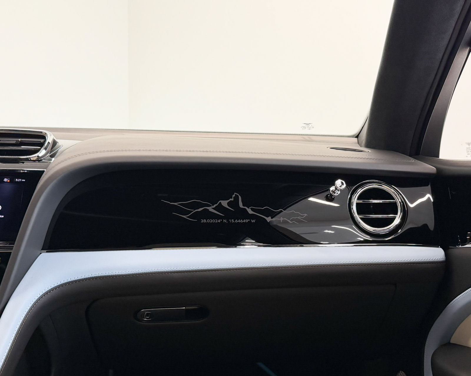 New 2027 Bentley Bentayga AWD/4WD image 35