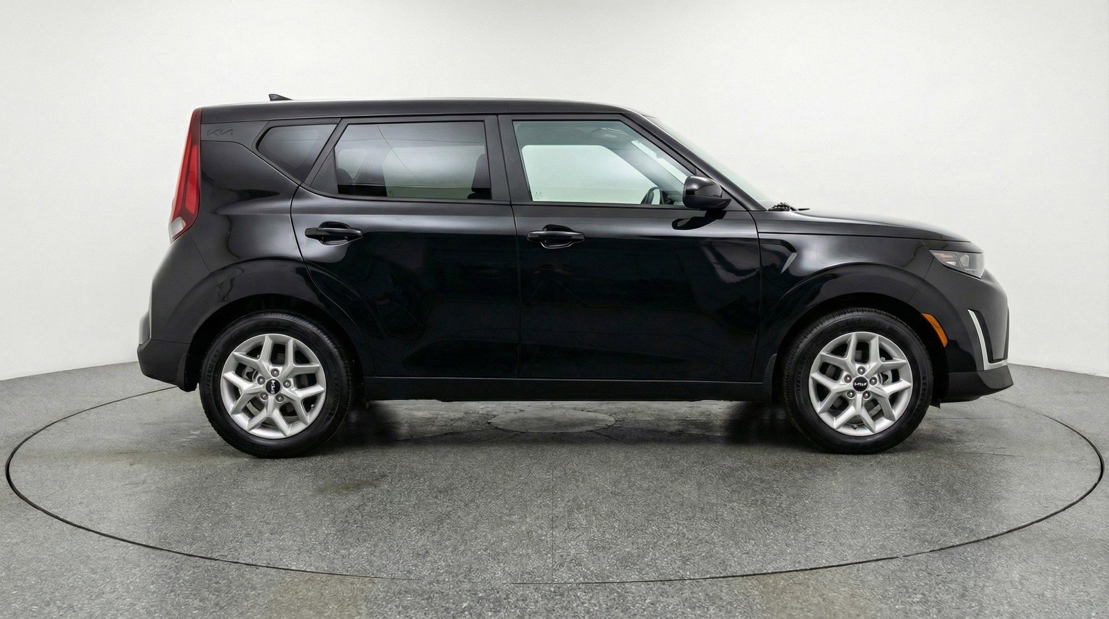 Used 2025 Kia Soul LX w/ LX Technology Package image 9