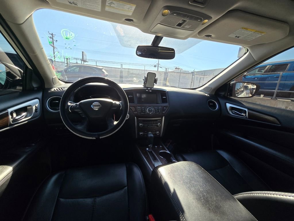 Used 2020 Nissan Pathfinder Platinum image 24