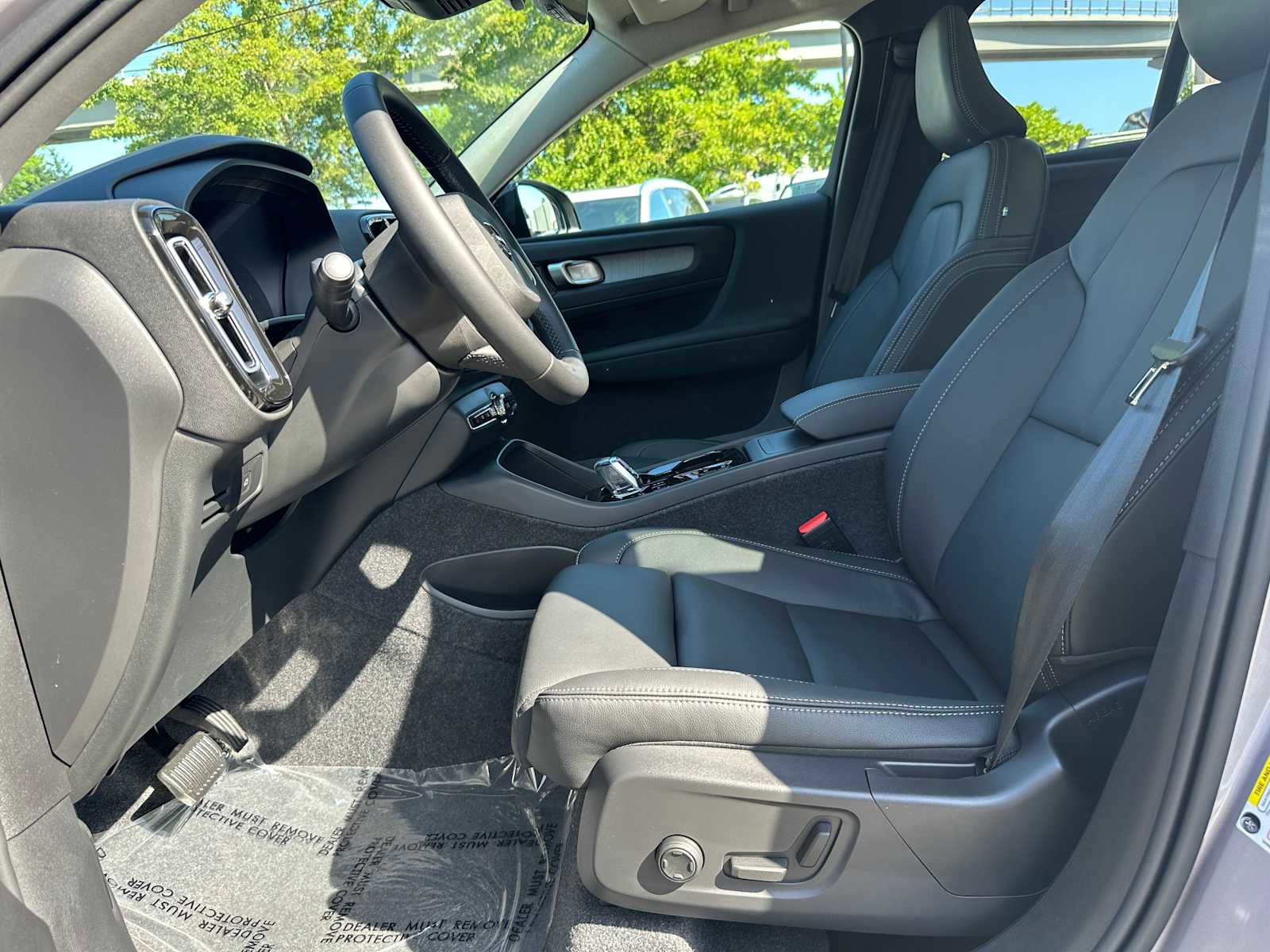 New 2026 Volvo XC40 B5 Ultra w/ Climate Package image 19