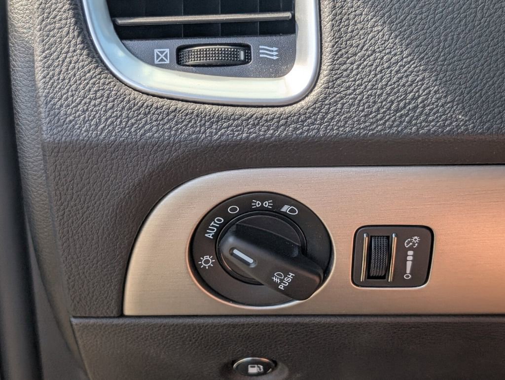 Used 2019 Dodge Durango SXT w/ 3rd Row Seating Group image 26