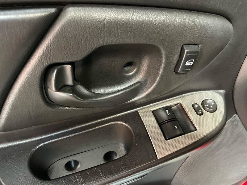 Used 2006 Chevrolet Monte Carlo SS w/ Convenience Package FWD image 24
