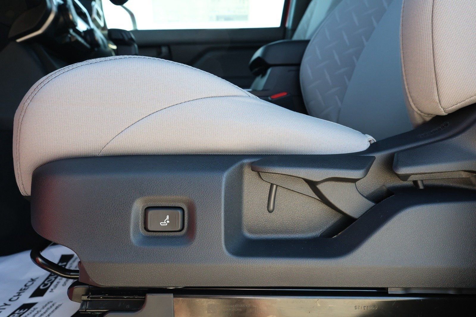 New 2025 Toyota Tacoma SR5 image 31