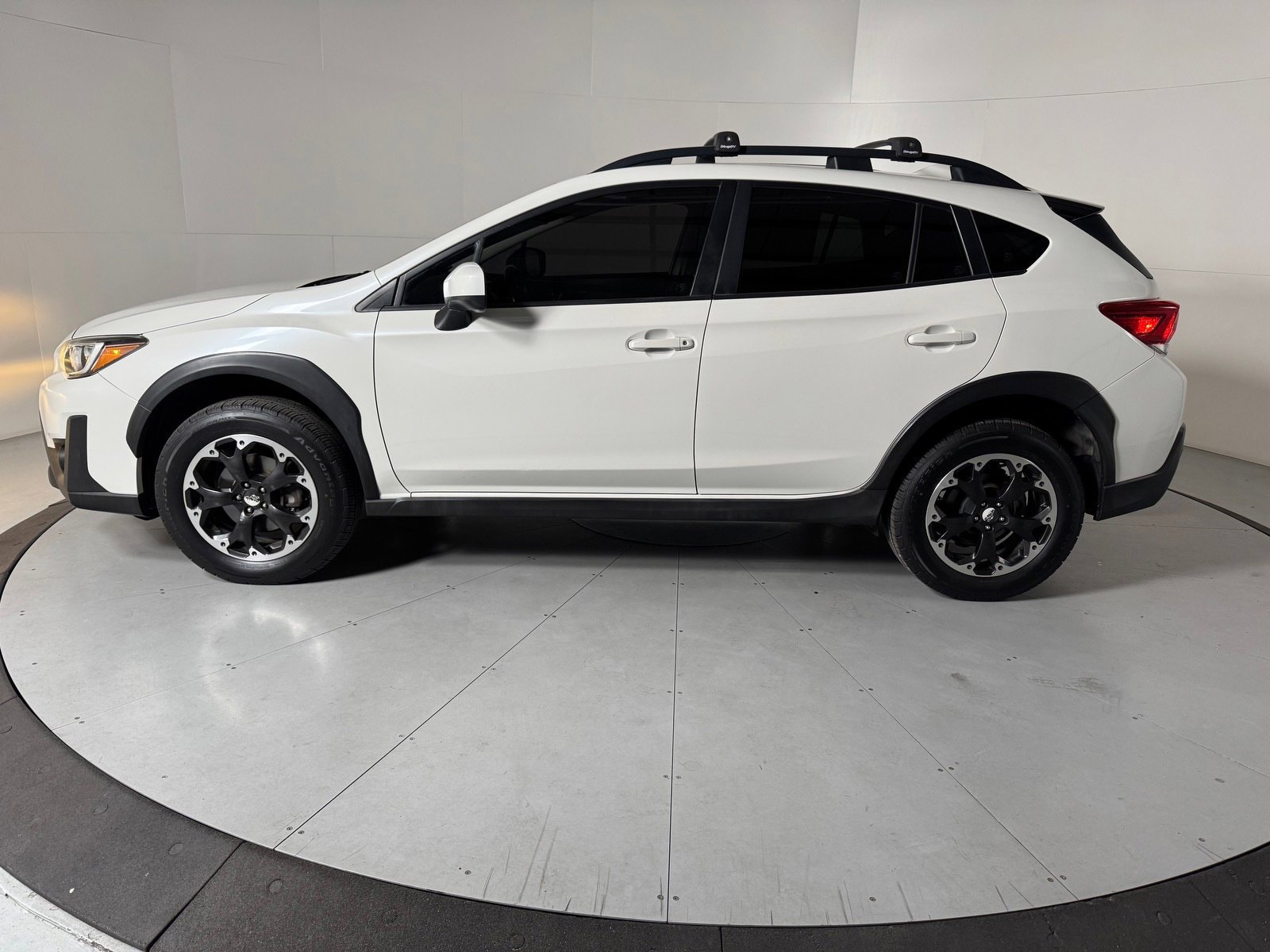 Used 2023 Subaru Crosstrek 2.0i Premium w/ Popular Package #3 AWD/4WD image 2