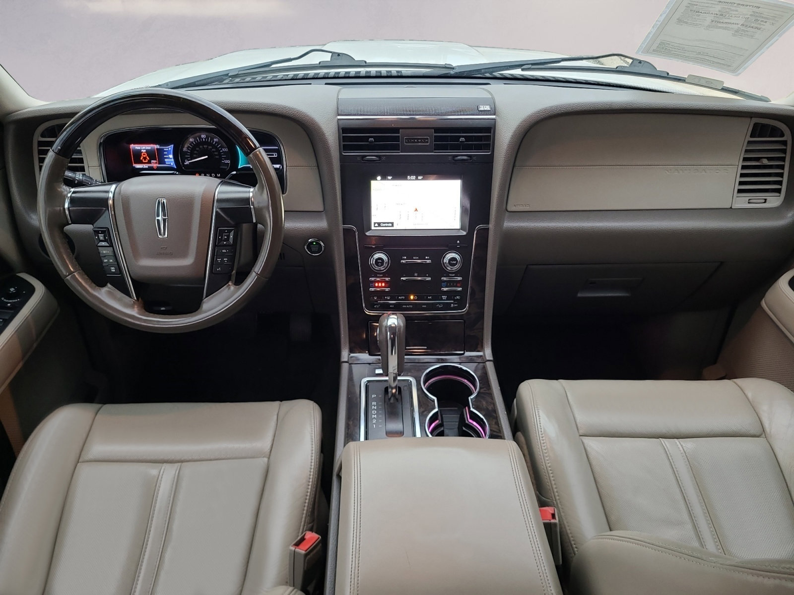 Used 2016 Lincoln Navigator Select image 16