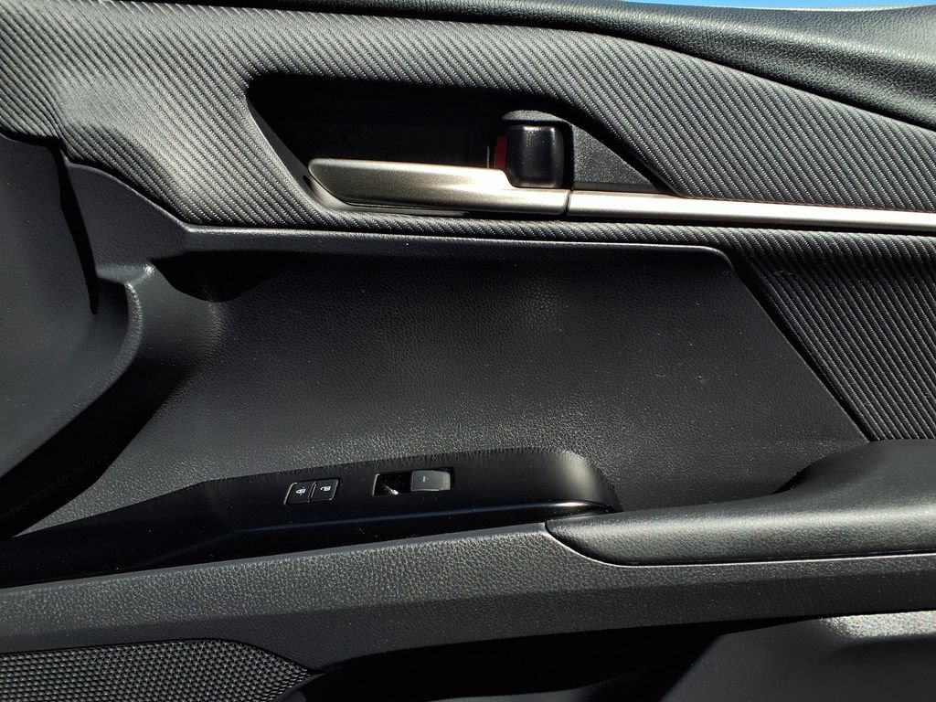 Used 2025 Toyota Camry SE FWD image 25