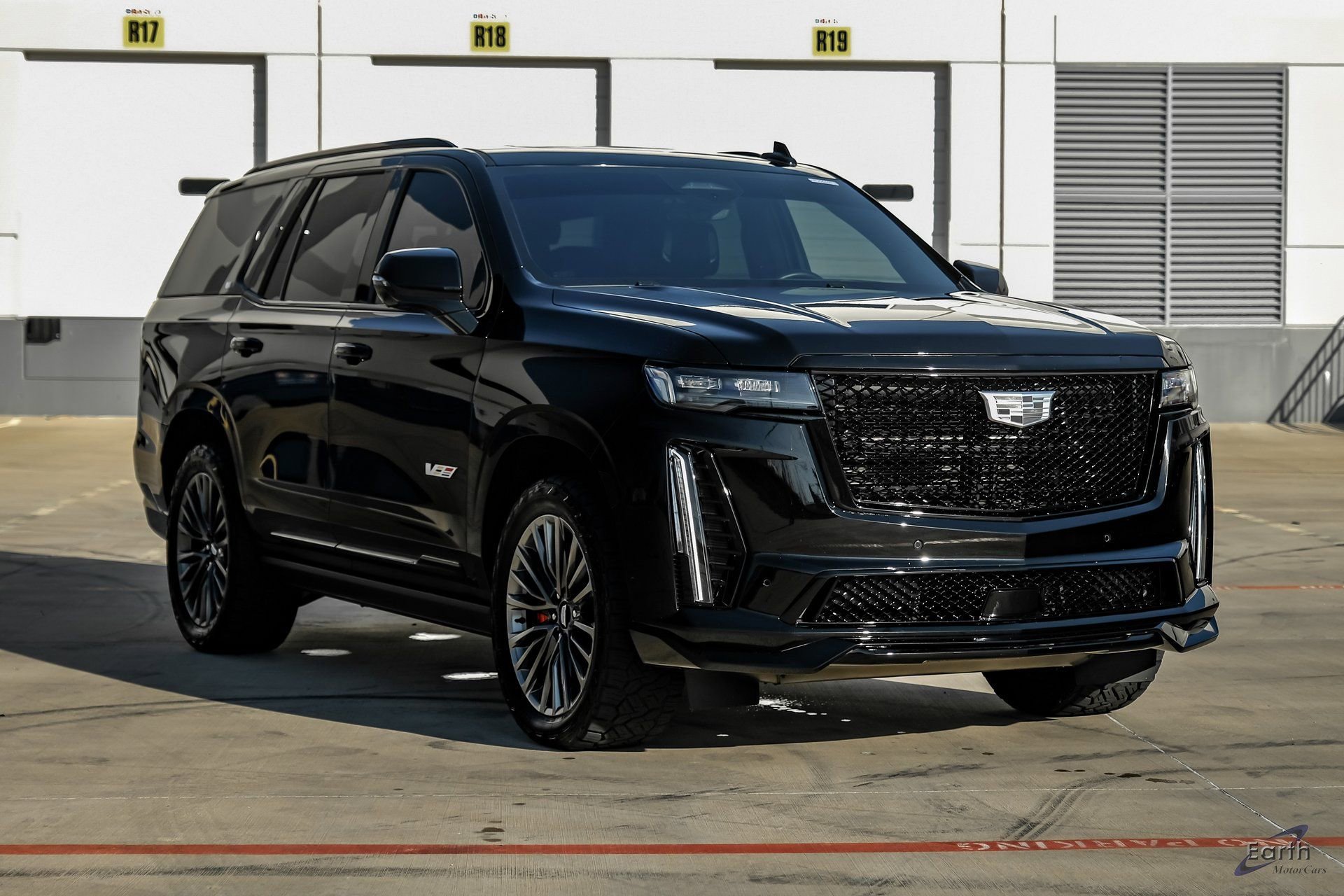 Used 2023 Cadillac Escalade V AWD/4WD image 20