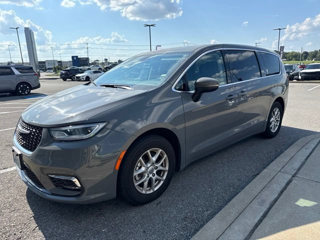 Used 2023 Chrysler Pacifica Touring-L FWD 360° Tour