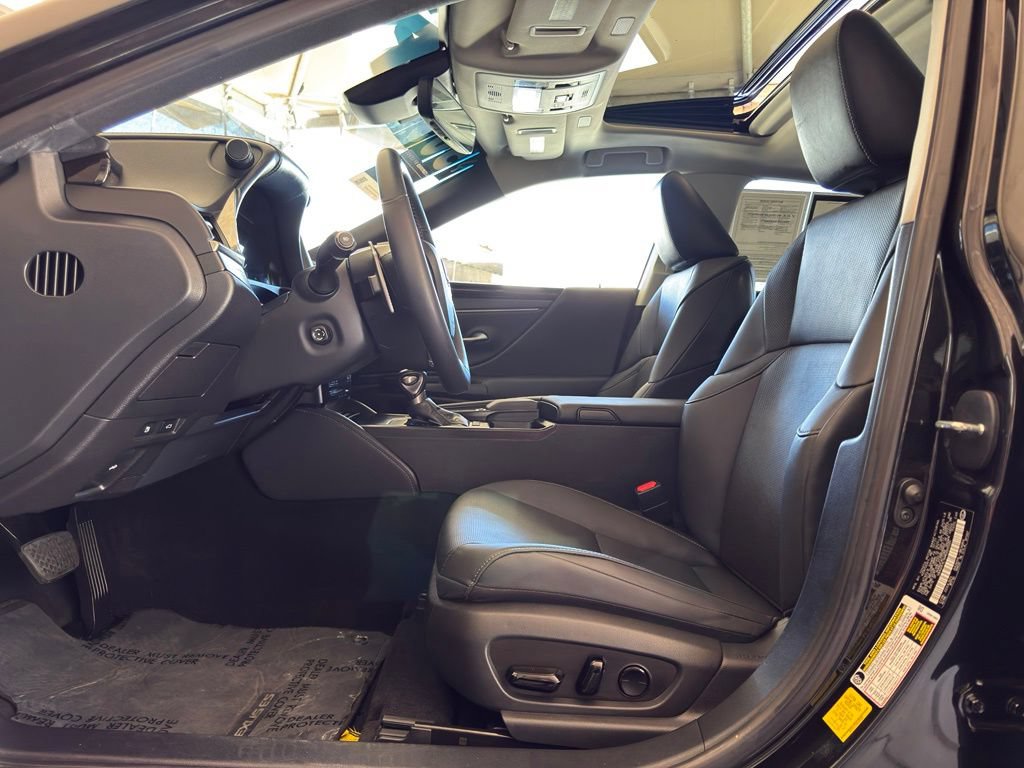 Certified 2021 Lexus ES 300h w/ Premium Package FWD image 17
