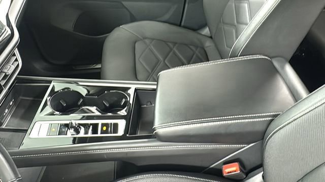 Used 2024 Volkswagen Atlas SE AWD/4WD image 36