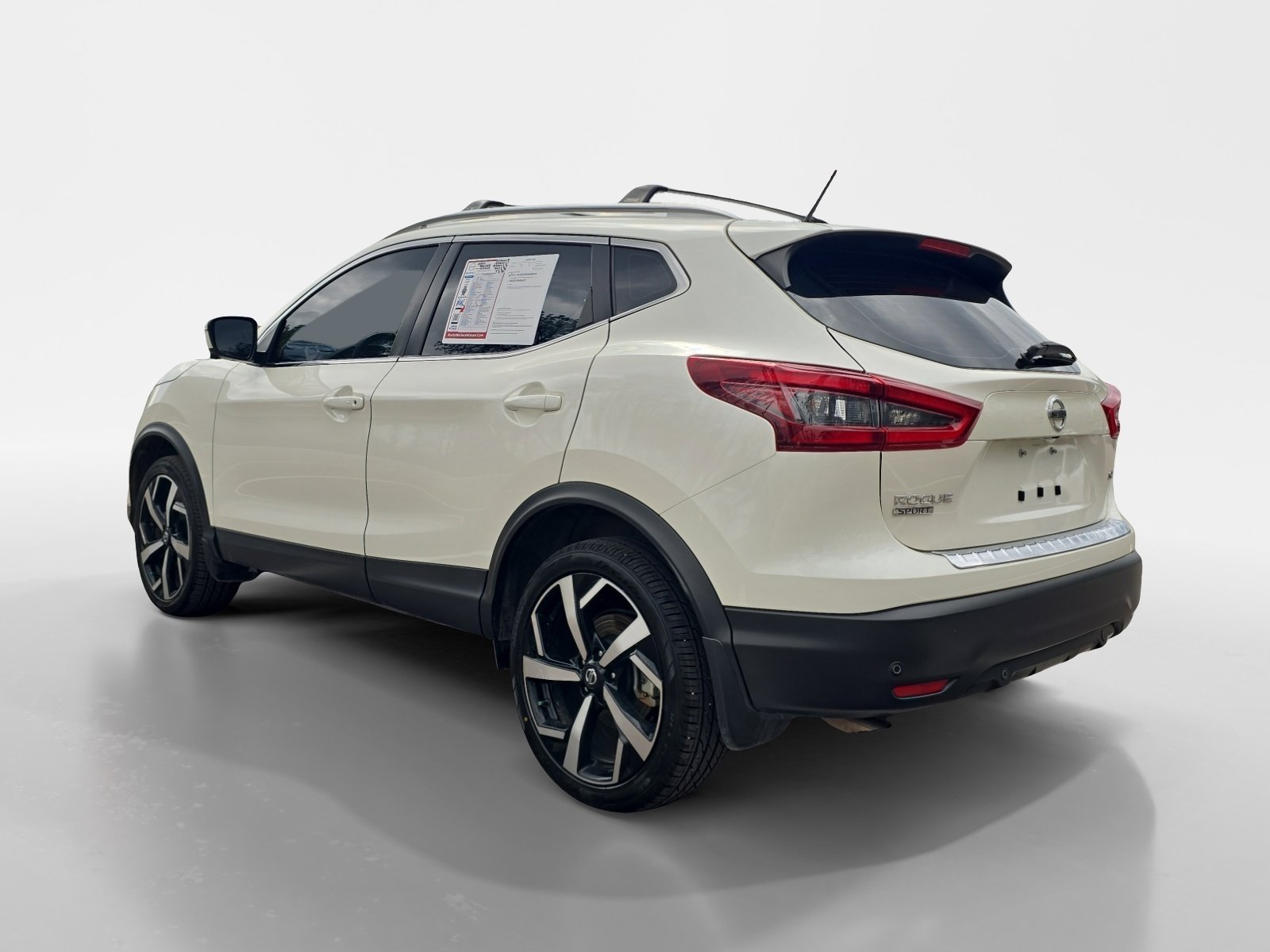 Used 2022 Nissan Rogue Sport SL image 3