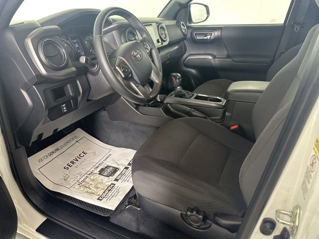 Used 2016 Toyota Tacoma TRD Sport image 10