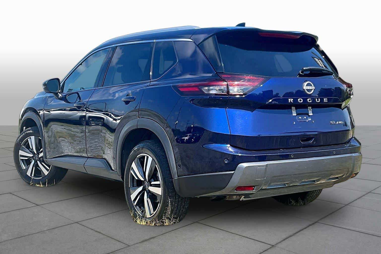 Used 2026 Nissan Rogue SL AWD/4WD image 12