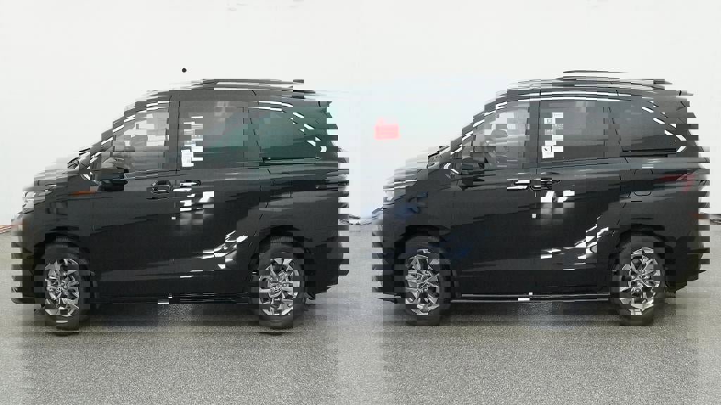 New 2026 Toyota Sienna XLE image 36