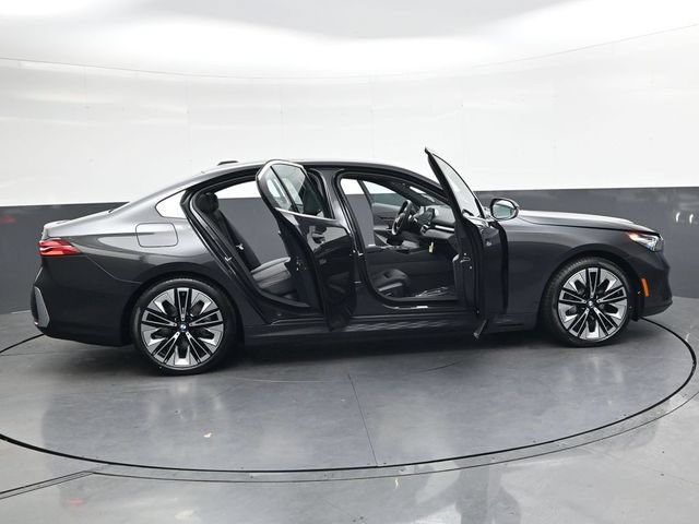 New 2026 BMW i5 eDrive40 AWD/4WD image 39