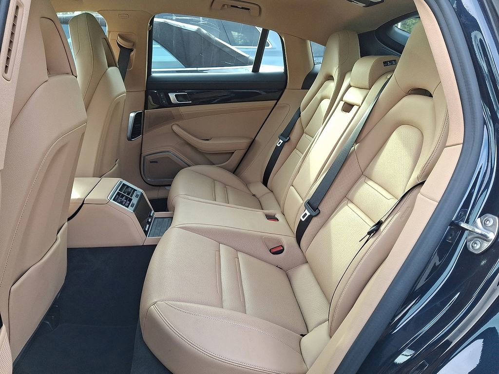 Used 2022 Porsche Panamera 4 image 7