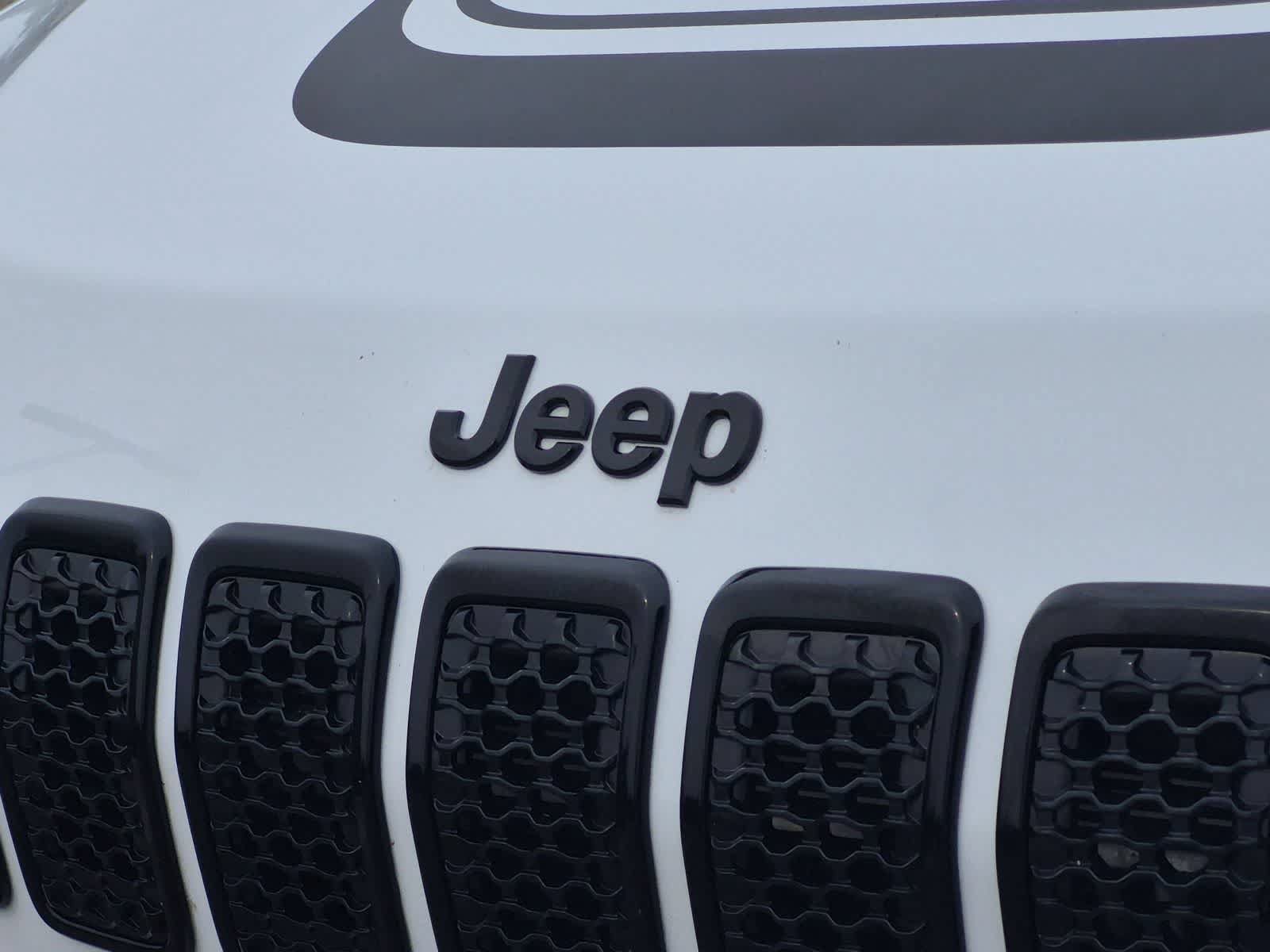 Used 2022 Jeep Cherokee Latitude AWD/4WD image 12