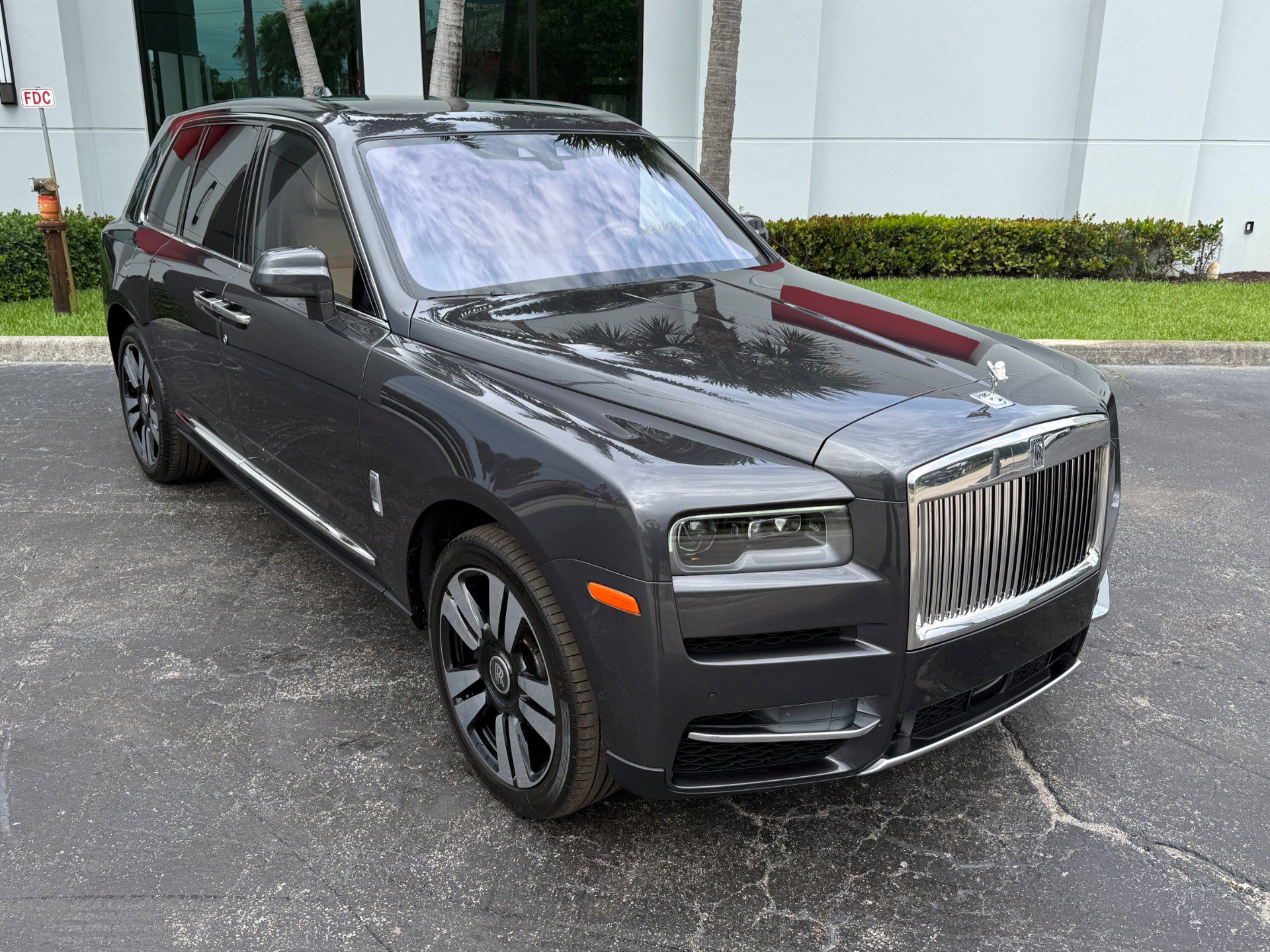 Used 2022 Rolls-Royce Cullinan AWD/4WD image 6