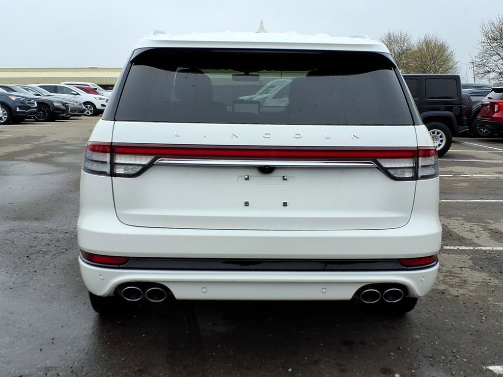 Used 2020 Lincoln Aviator Grand Touring w/ Elements Package Plus image 4
