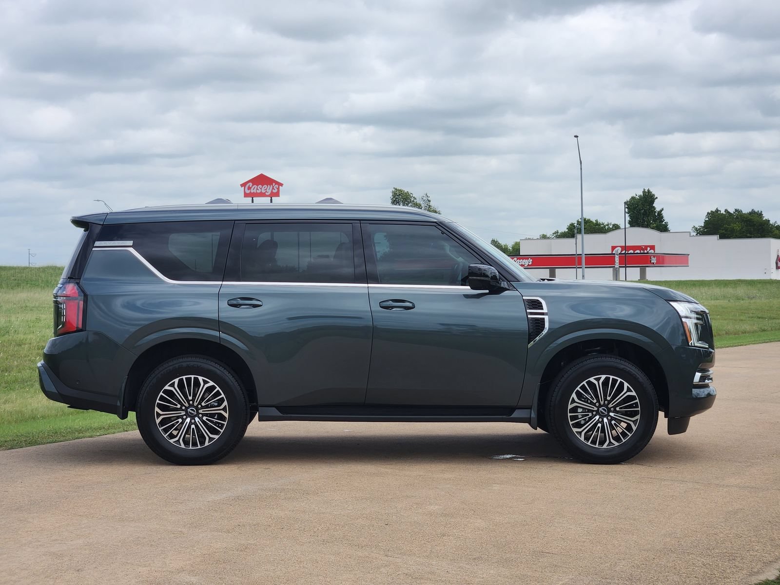 New 2026 Nissan Armada Platinum AWD/4WD image 7