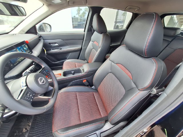 New 2026 Nissan Kicks SR w/ Cold Weather Package FWD image 12