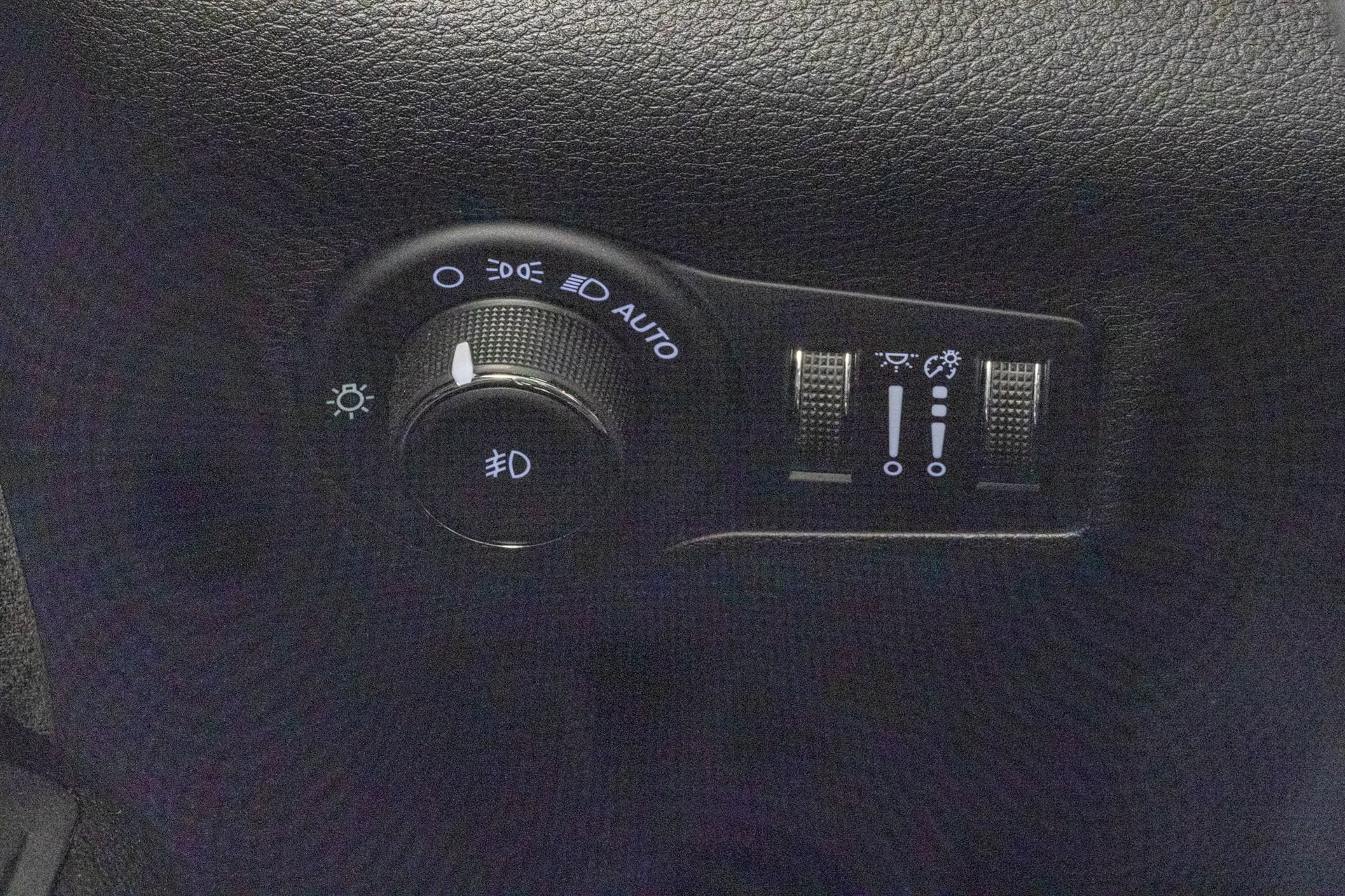 Used 2022 Jeep Compass Latitude w/ Convenience Group AWD/4WD image 34