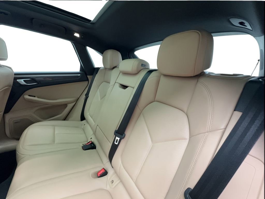 Used 2023 Porsche Macan Turbo AWD/4WD image 25