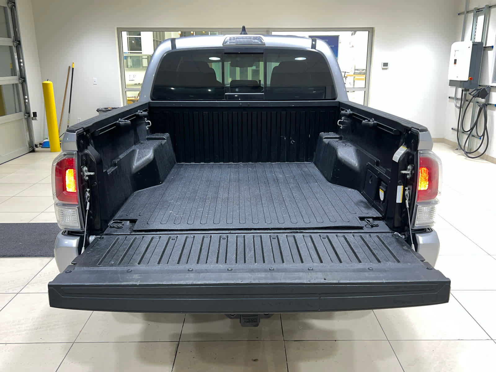 Used 2020 Toyota Tacoma TRD Sport image 10