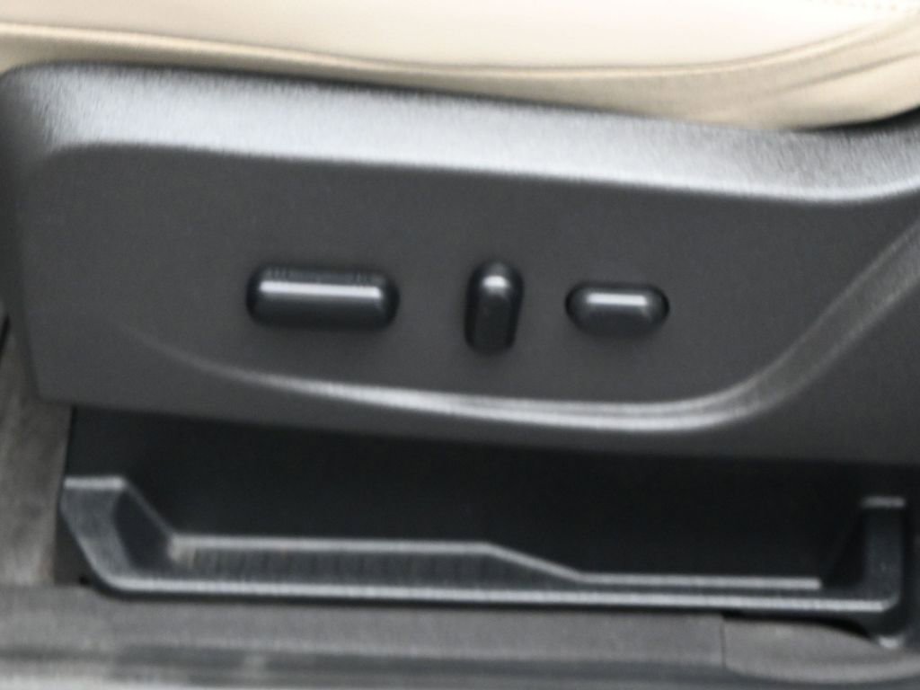 Certified 2019 Ford Escape Titanium image 10