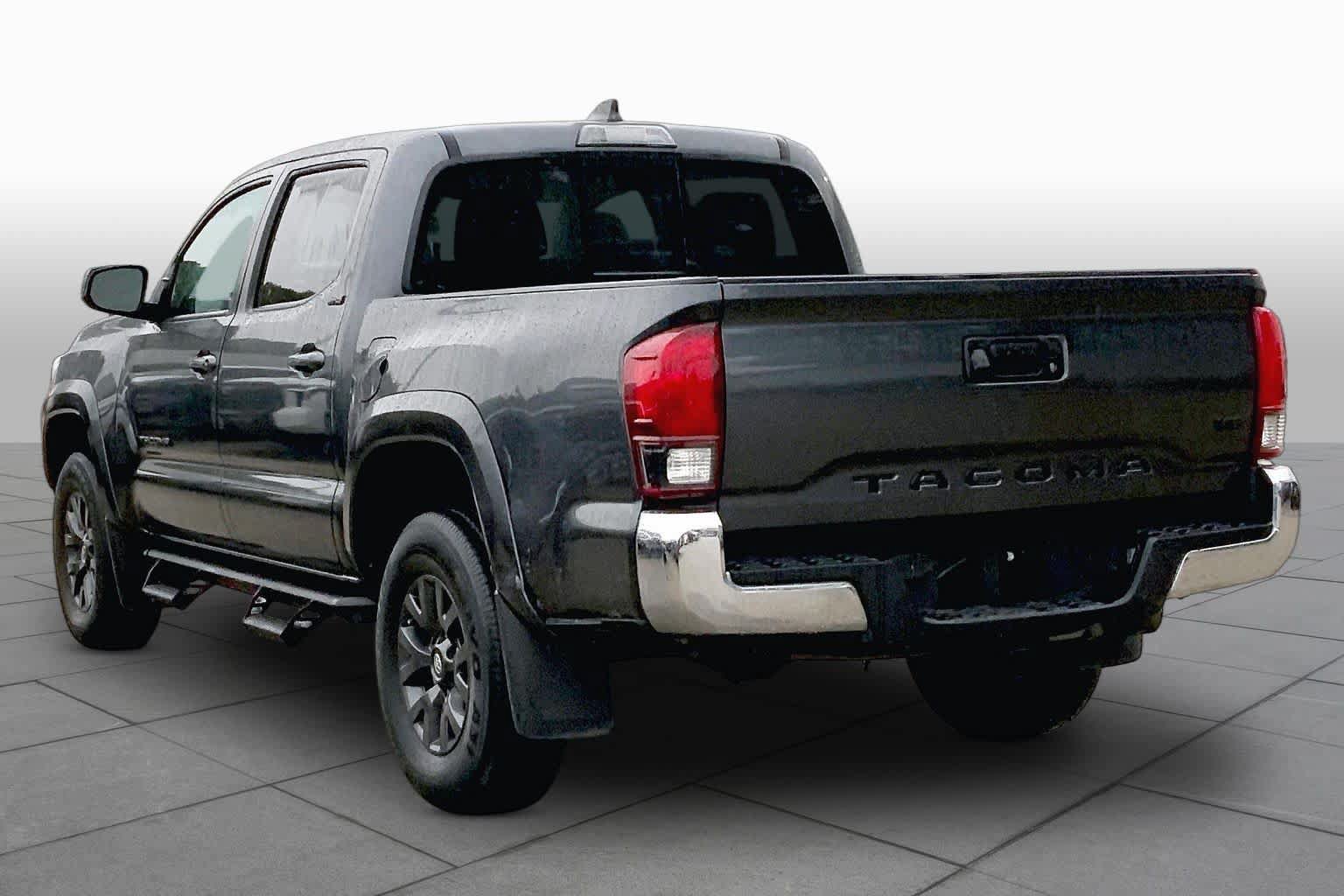 Used 2022 Toyota Tacoma SR5 RWD image 12