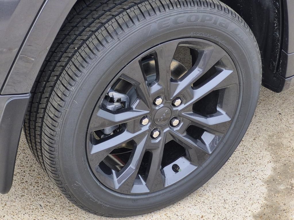 New 2026 Jeep Grand Cherokee Limited AWD/4WD image 6