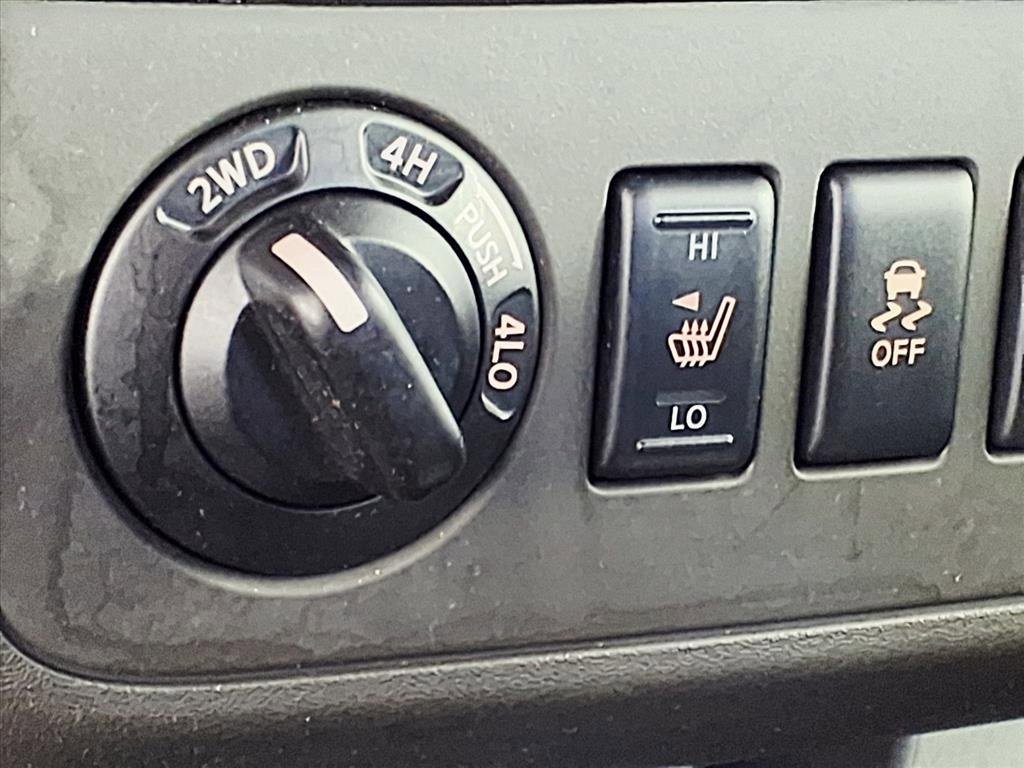 Used 2018 Nissan Frontier PRO-4X image 18