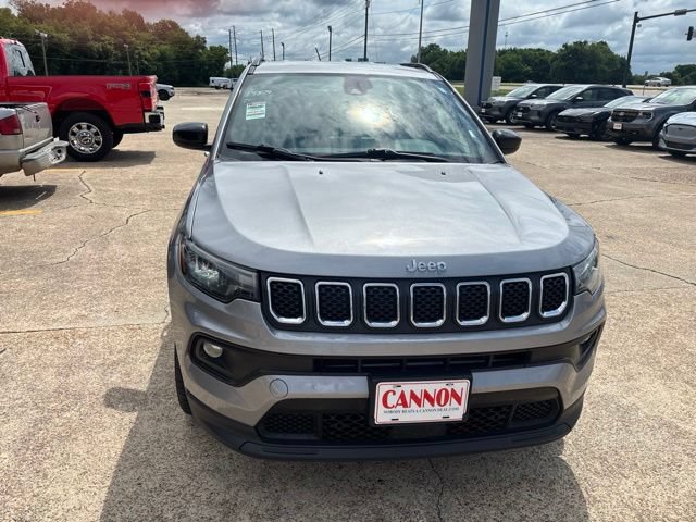 Used 2024 Jeep Compass Latitude AWD/4WD image 4