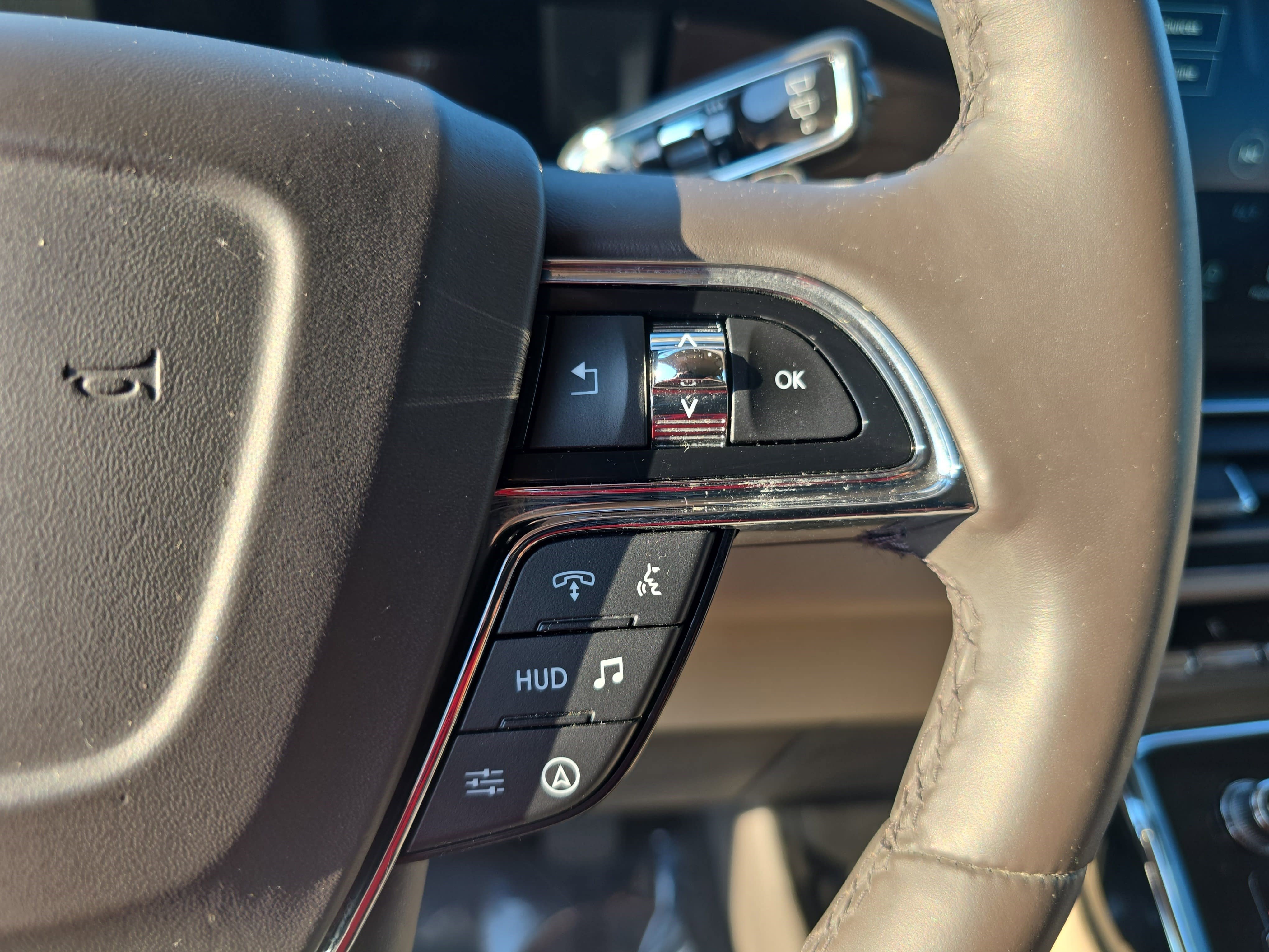 Used 2023 Lincoln Navigator Reserve AWD/4WD image 18