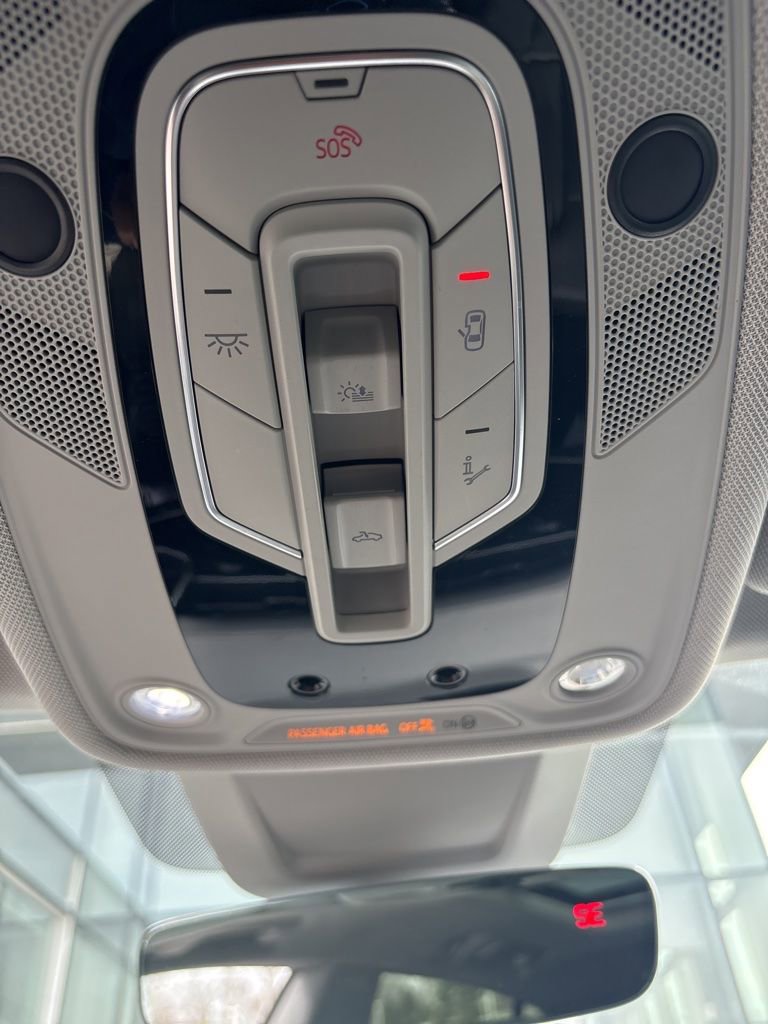 Used 2019 Audi Q8 Prestige image 23