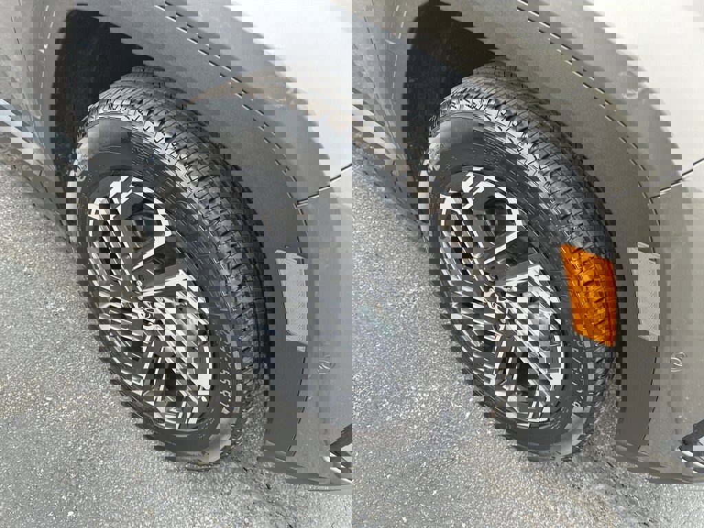 Used 2025 Hyundai Tucson Limited image 10