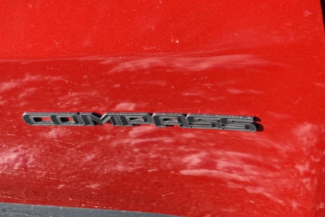 Used 2025 Jeep Compass Trailhawk image 13