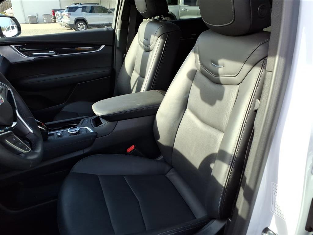 Used 2025 Cadillac XT5 Premium Luxury image 14