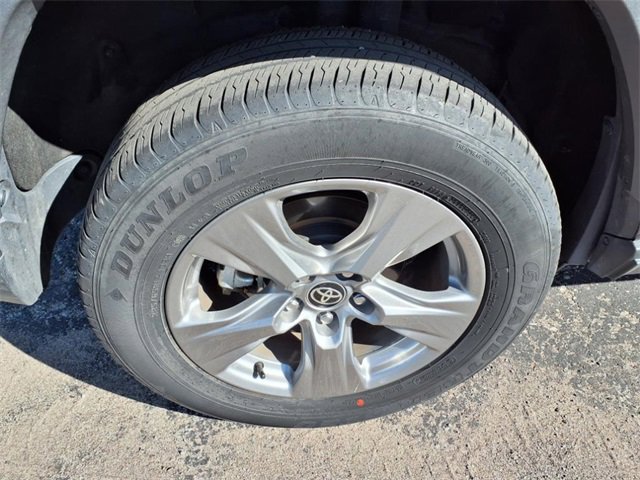 Used 2024 Toyota RAV4 XLE image 31