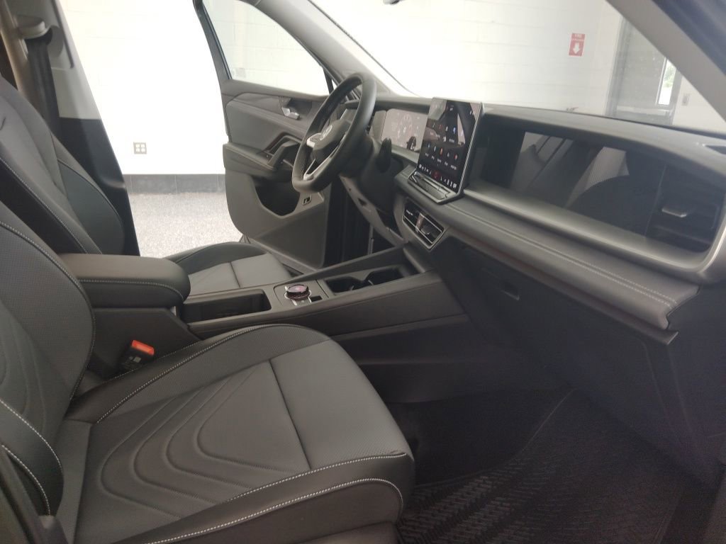 New 2026 Volkswagen Tiguan SE AWD/4WD image 20