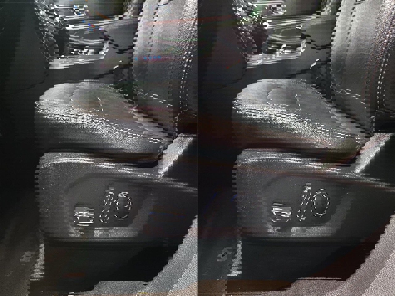 Used 2018 Ford Explorer Limited image 29